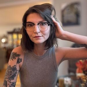 Meet your Posher, Hannah